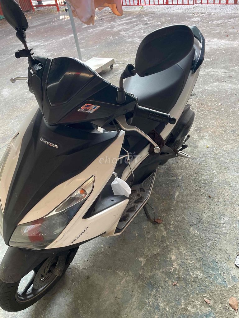 Honda Air Blade 125 белый черный