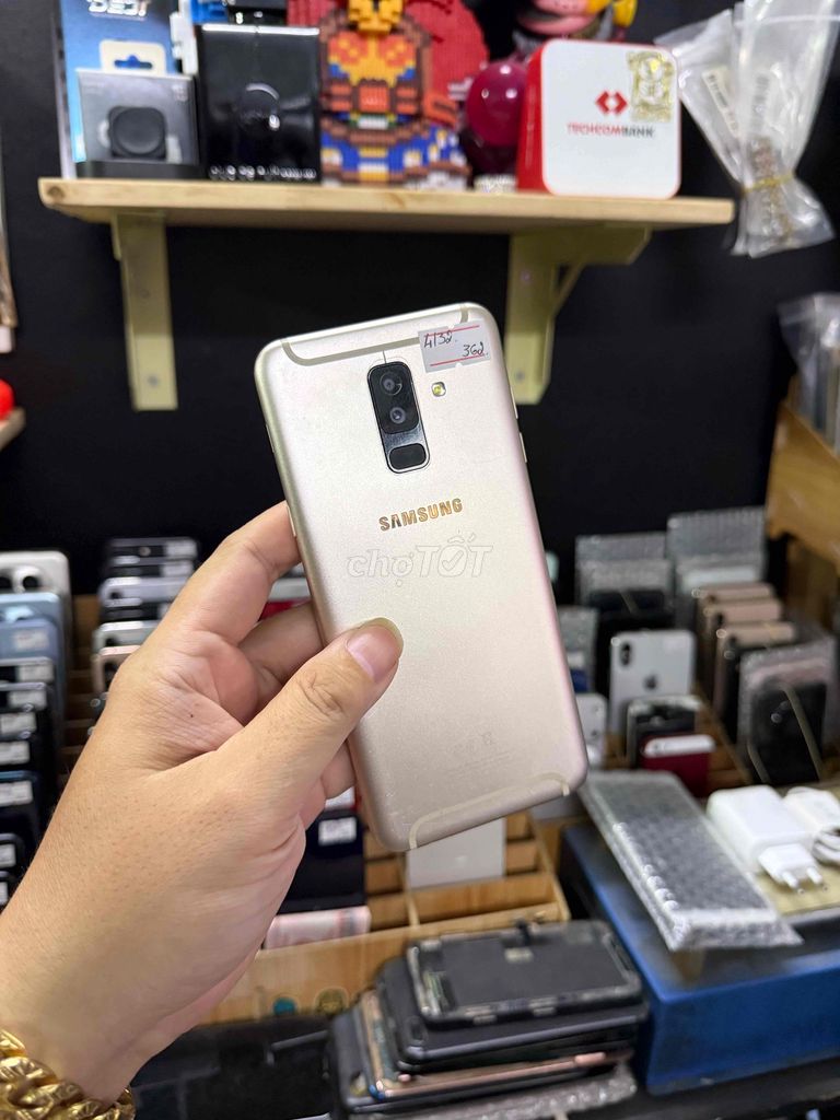 Samsung A6 Plus 4GB 32GB Vàng Like New. Mua bán Điện thoại tại Quận Bình Thạnh Tp Hồ Chí Minh được đăng bởi SyTuan hình 1