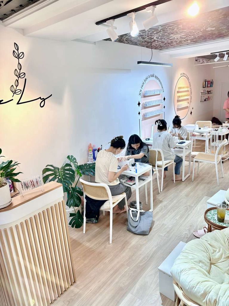 Sang tiệm nail giá siêu hời !!!