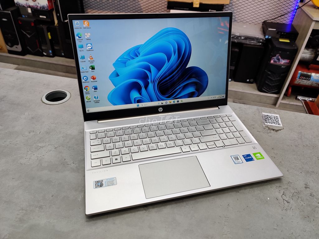 Hp Pavilion Core i3 1125G4 Vỏ Nhôm màu GOLD