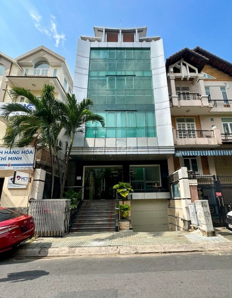 CHO THUÊ NHÀ ĐƯỜNG HOA ĐÀO 8M X 20M HẦM 4 LẦU CÓ THANG MÁY 