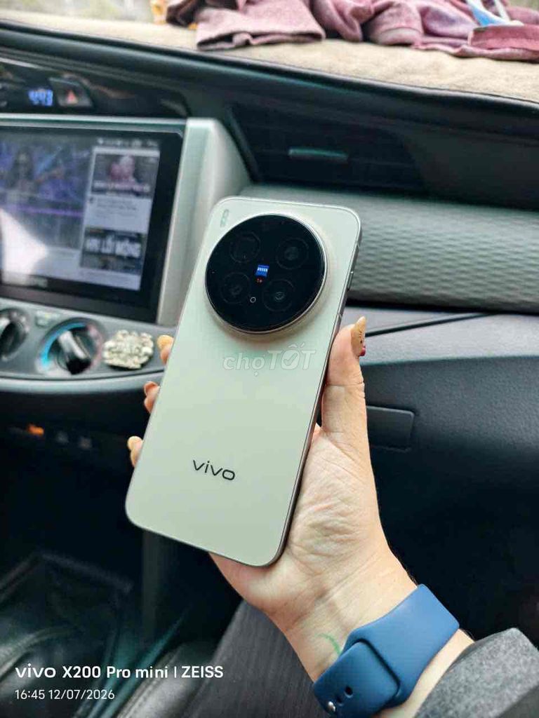Vivo X300 Pro 12GB/256GB Vàng. Mua bán Điện thoại tại Huyện Mỏ Cày Bắc Bến Tre được đăng bởi Như Bán Táo hình 1