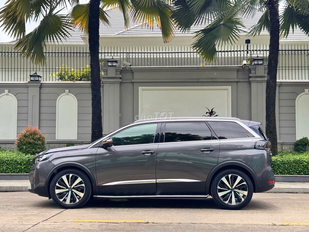 Peugeot 5008 Серый