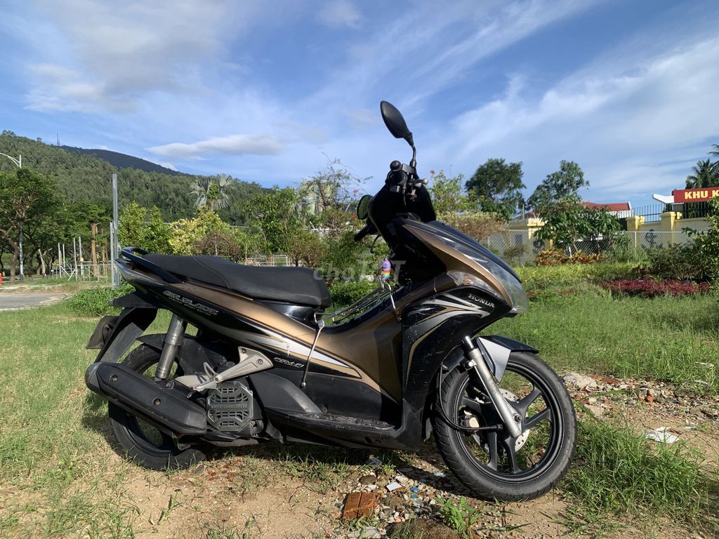 Honda Air Blade 2012 Đen vàng đồng. Mua bán Xe máy tại Quận Sơn Trà Đà Nẵng được đăng bởi thanhdat hình 1