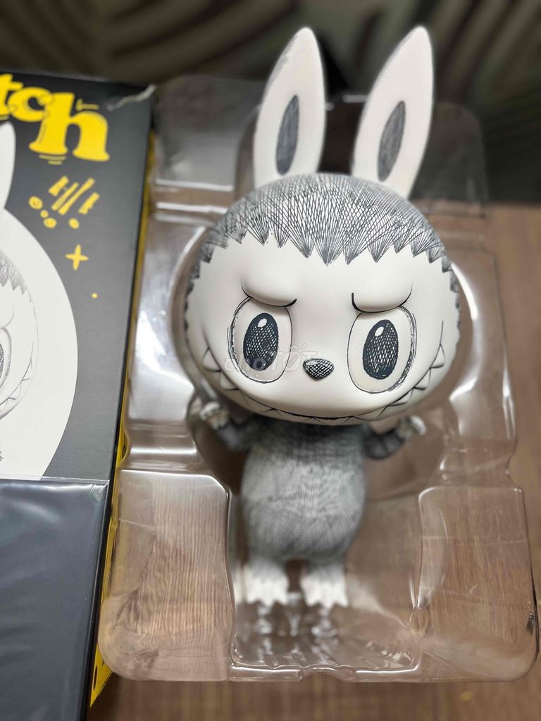 Mô hình Popmart Mega Labubu 400% Sketch