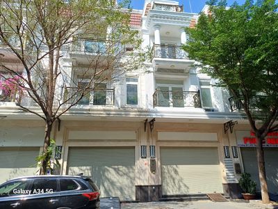 Nhà phố 100 m² · 8 PN · trần thị nghỉ