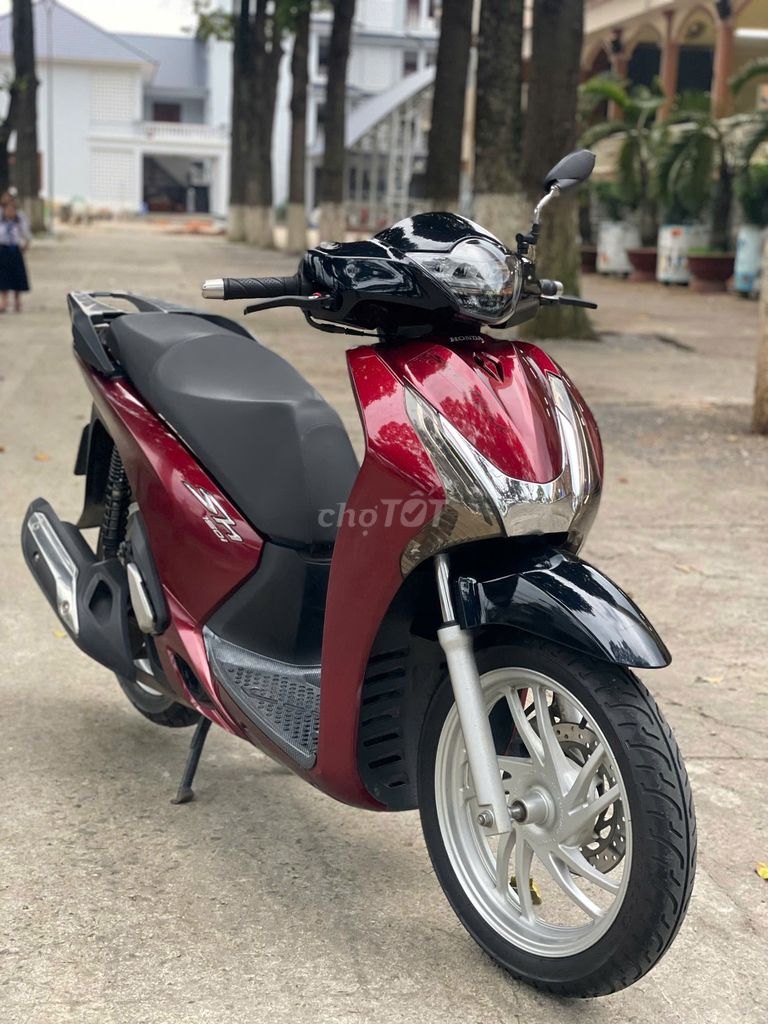 SH 150i khóa smarkey, lên chóa zipat xe đẹp lướt .. Mua bán Xe máy tại Huyện Trảng Bom Đồng Nai được đăng bởi phương hình 8