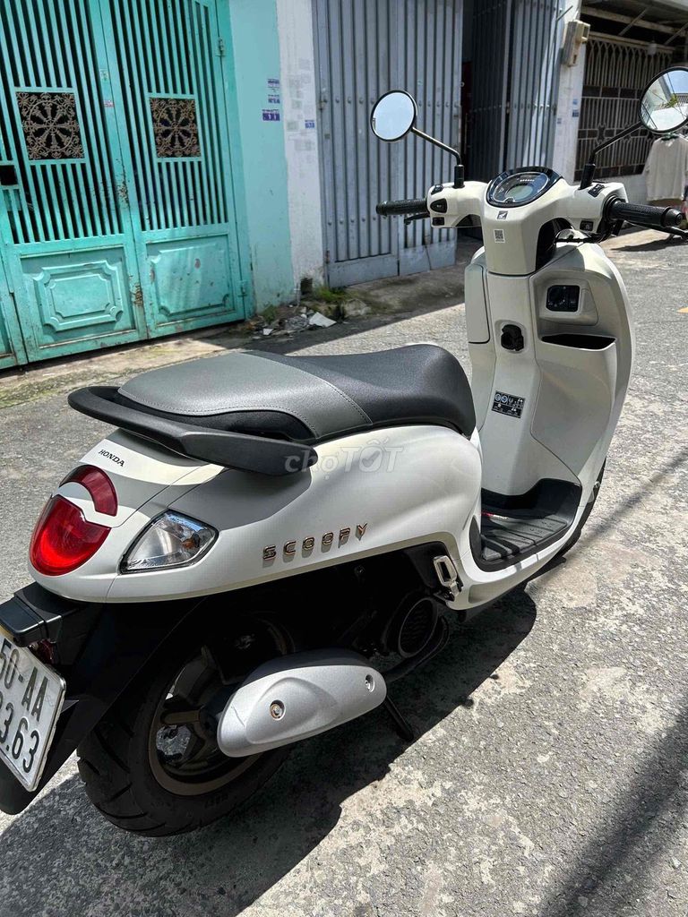 Honda Scoopy 2025 белый 8000 км смарт-ключ на владельце