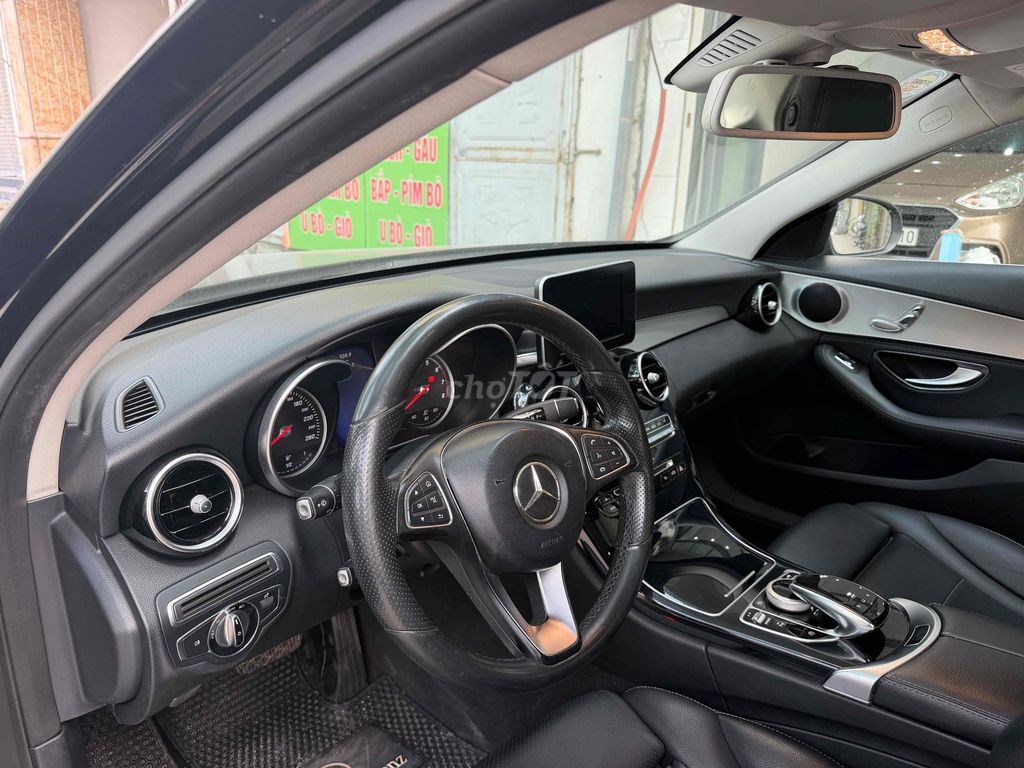 Mercedes Benz C Class 2015 C200 - 99,000 км