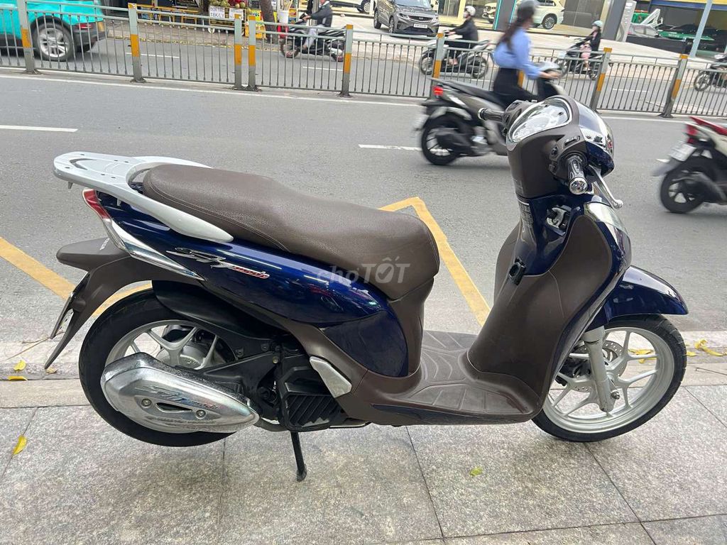 Honda SH mode 2014 mới 90% Bstp chính chủ. Mua bán Xe máy tại Quận Tân Phú Tp Hồ Chí Minh được đăng bởi Tuanduy hình 6