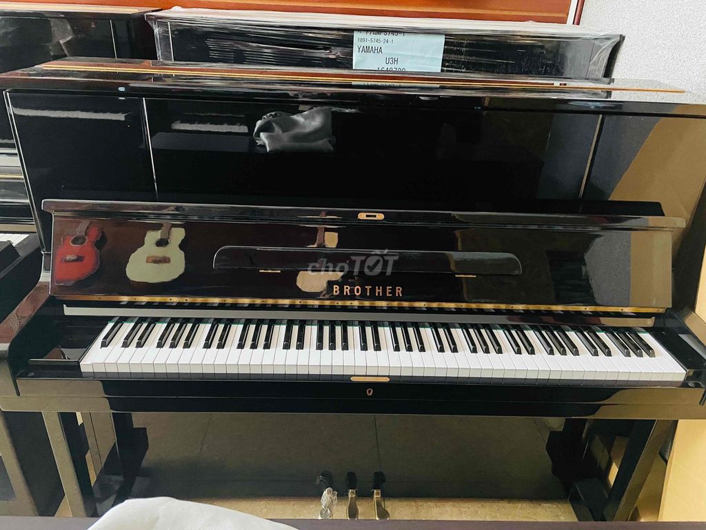 Piano cơ Nhật Bản giá siêu hời