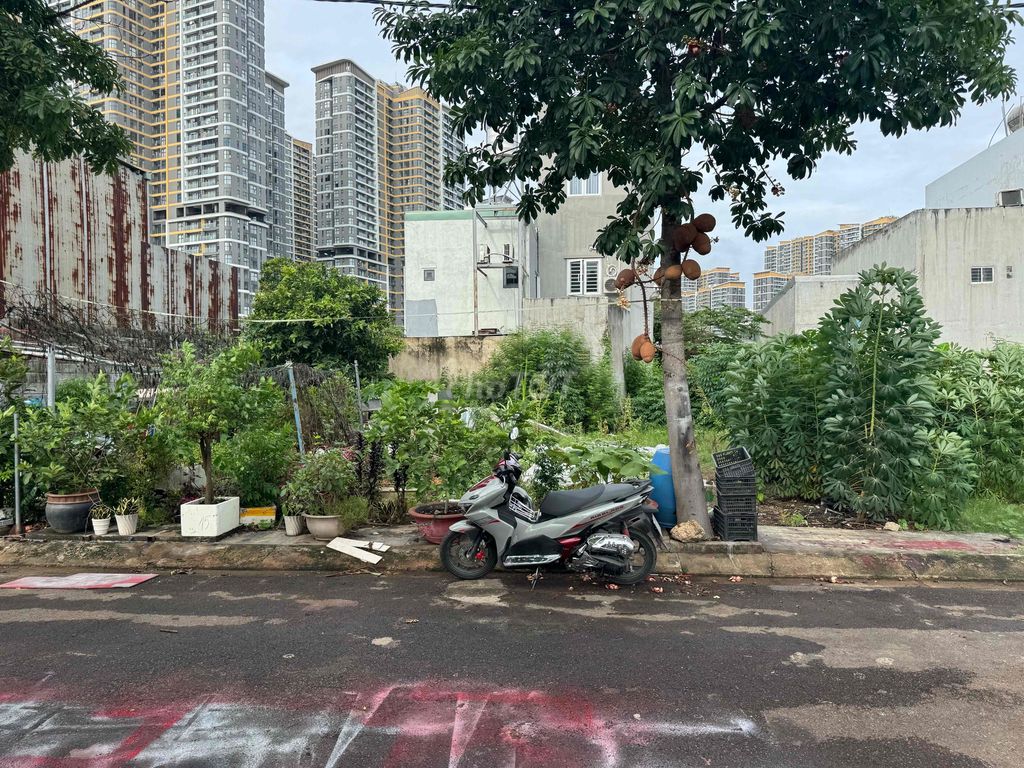 ĐẤT ĐỐI DIỆN VINHOMES GRAND PARK - CHỦ GIẢM 300 TRIỆU - CÒN 2,85 TỶ