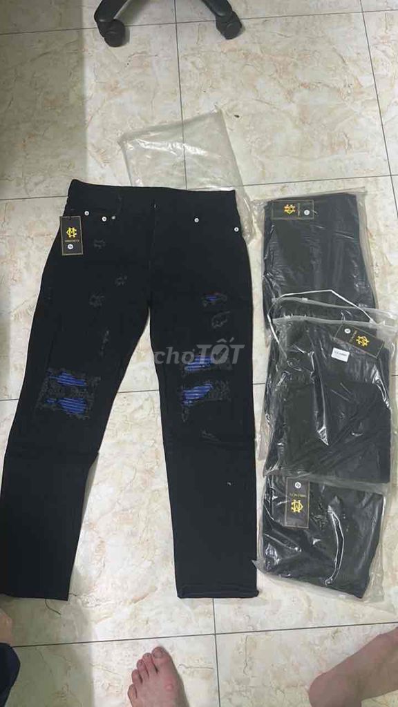 Quần bò nam rách gối Đen size 31-32. Mua bán Quần áo tại Quận Hà Đông Hà Nội được đăng bởi Le Phu hình 1