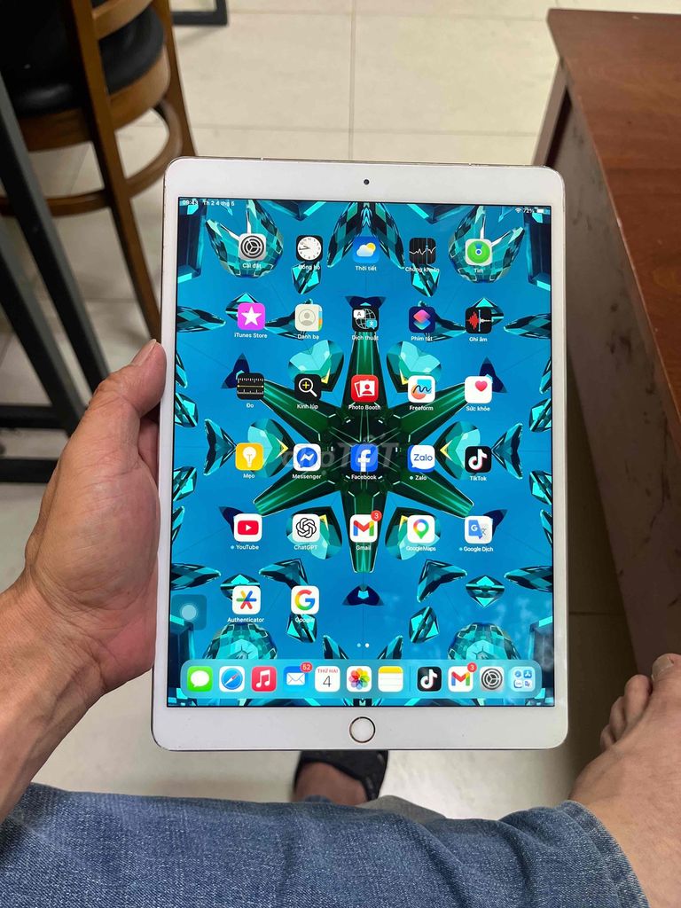 Apple iPad Pro 10.5 64GB Vàng. Mua bán Máy tính bảng tại Huyện Long Thành Đồng Nai được đăng bởi minhtien hình 1
