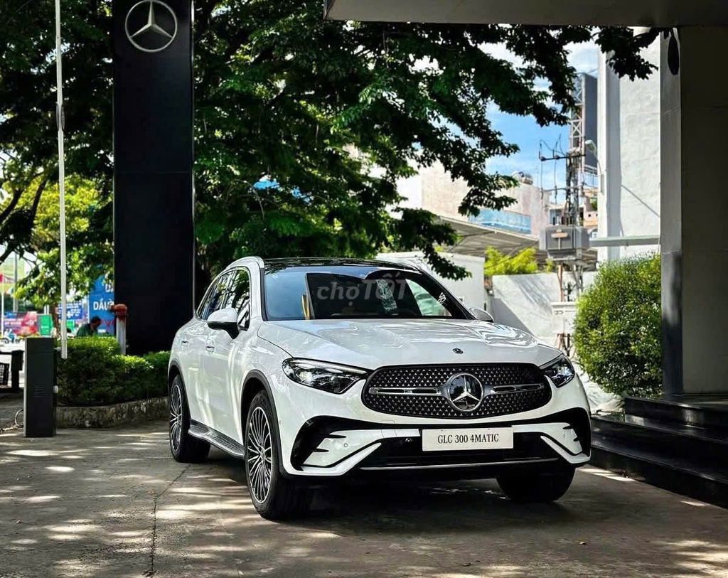 Mercedes-Benz GLC 300 V3 Trắng