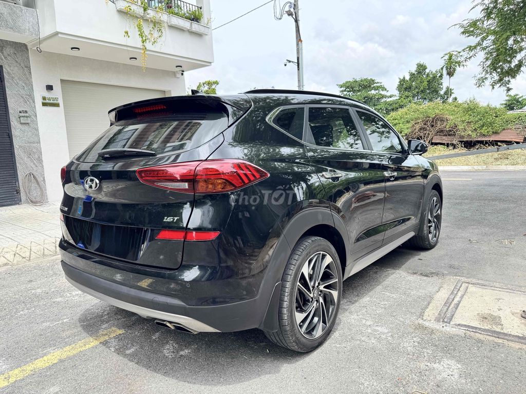 Hyundai Tucson 1.6T специальный черный