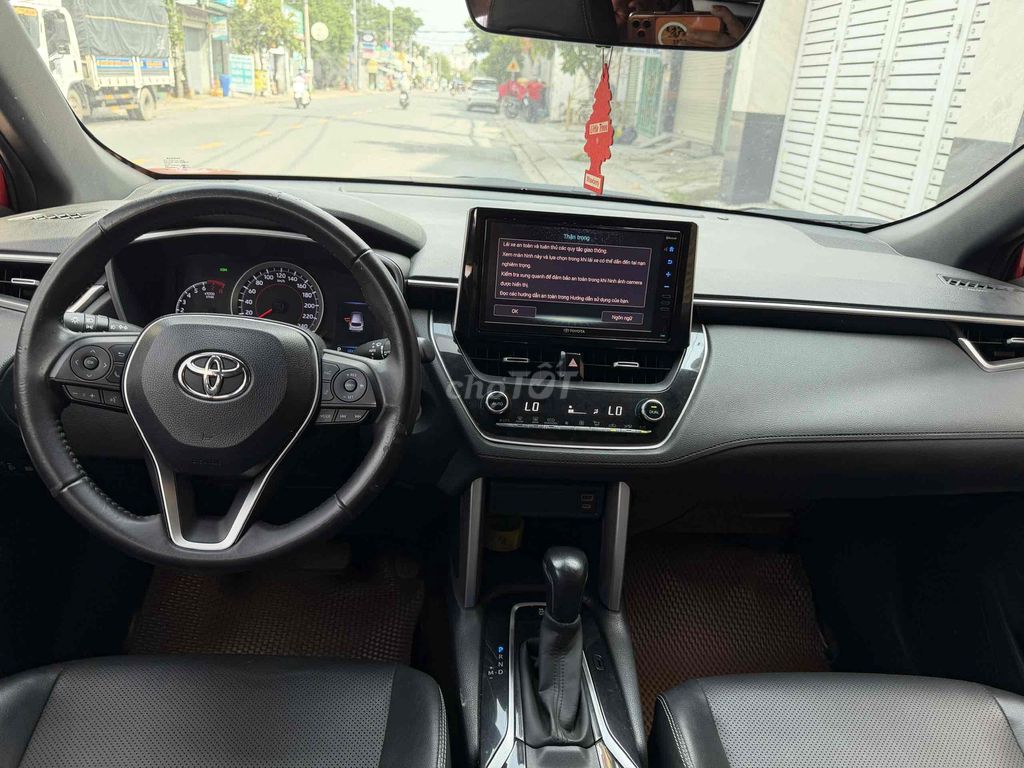 Тойота Кросс V 2021 красный