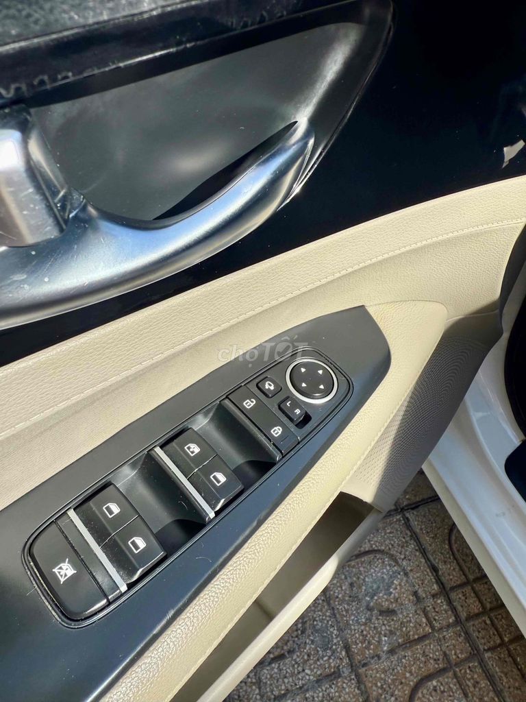 Kia Cerato 2020 Luxury 1.6 AT Trắng. Mua bán Ô tô tại Thành phố Biên Hòa Đồng Nai được đăng bởi Peacemaker hình 5