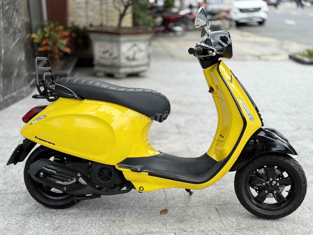 🔆 Vespa Primavera 2016 Vàng siêu đẹp .. Mua bán Xe máy tại Quận Cẩm Lệ Đà Nẵng được đăng bởi XE MÁY XUÂN TRUNG                      Bán Xe Trả Góp hình 5