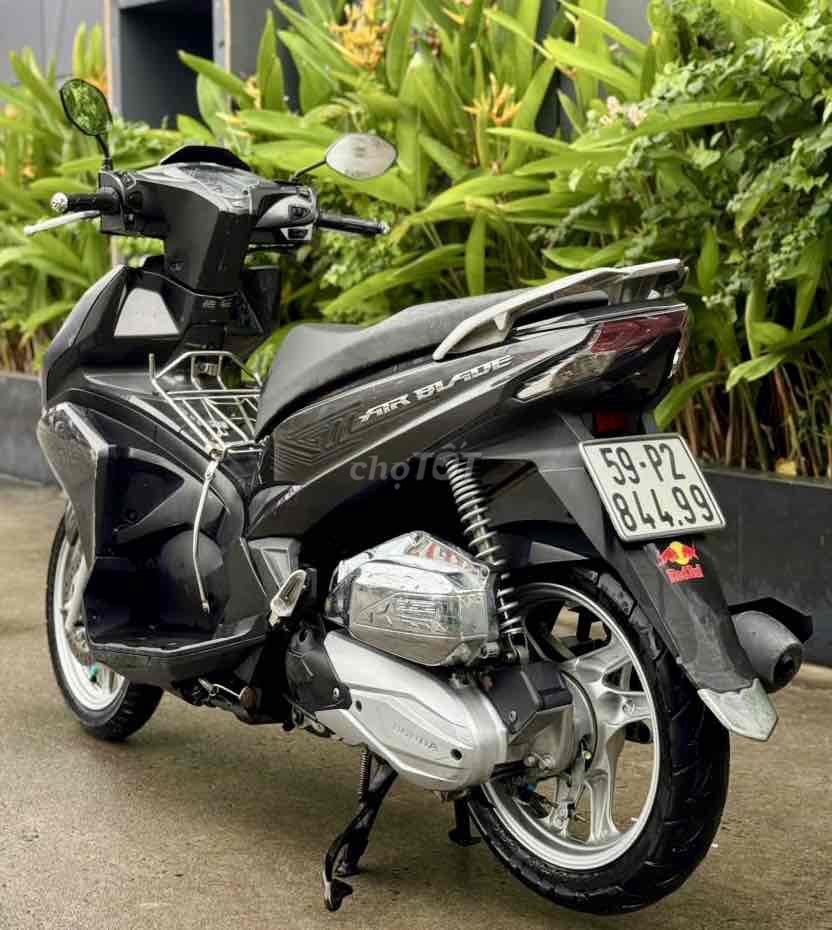 Honda Air Blade 2018 с номерами 59 и умным ключом