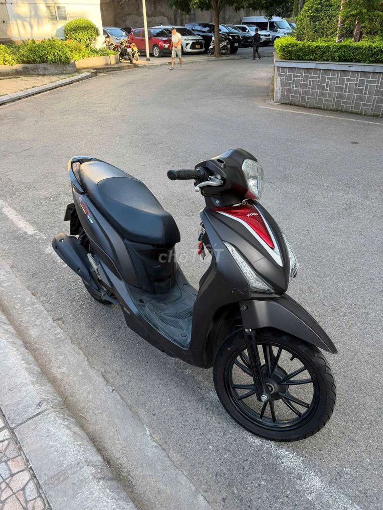 Xe tay ga Kymco Candy 50cc Đen đỏ