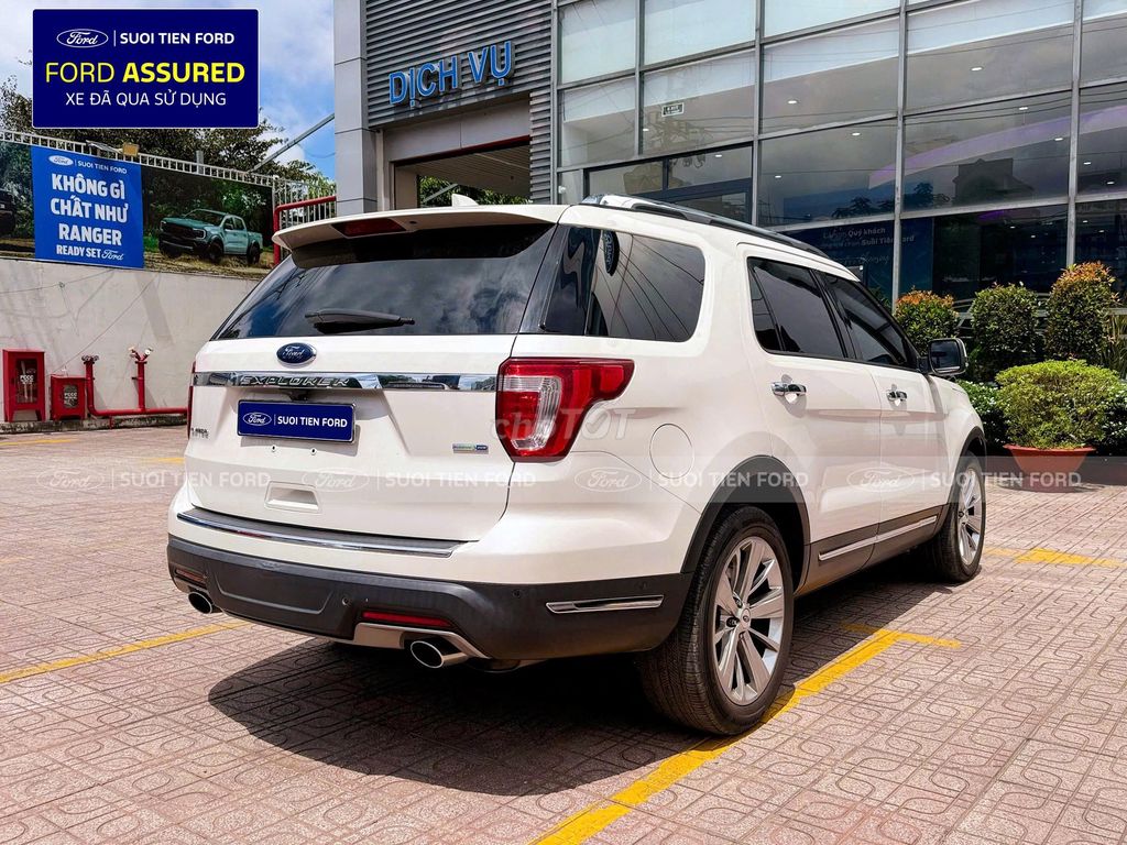 Ford Explorer 2019 белый, с пробегом