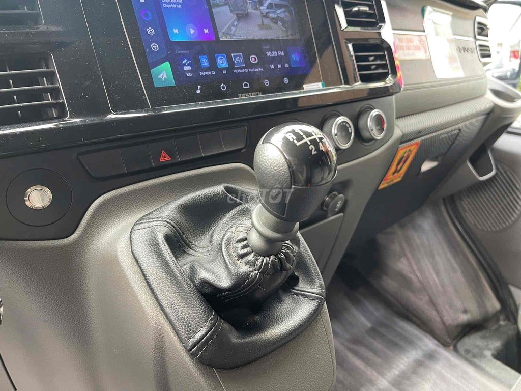 Ford Transit 2023 - 76000 km Siêu Cọp. Mua bán Ô tô tại Thành phố Long Xuyên An Giang được đăng bởi Hưng Ford An Giang hình 6