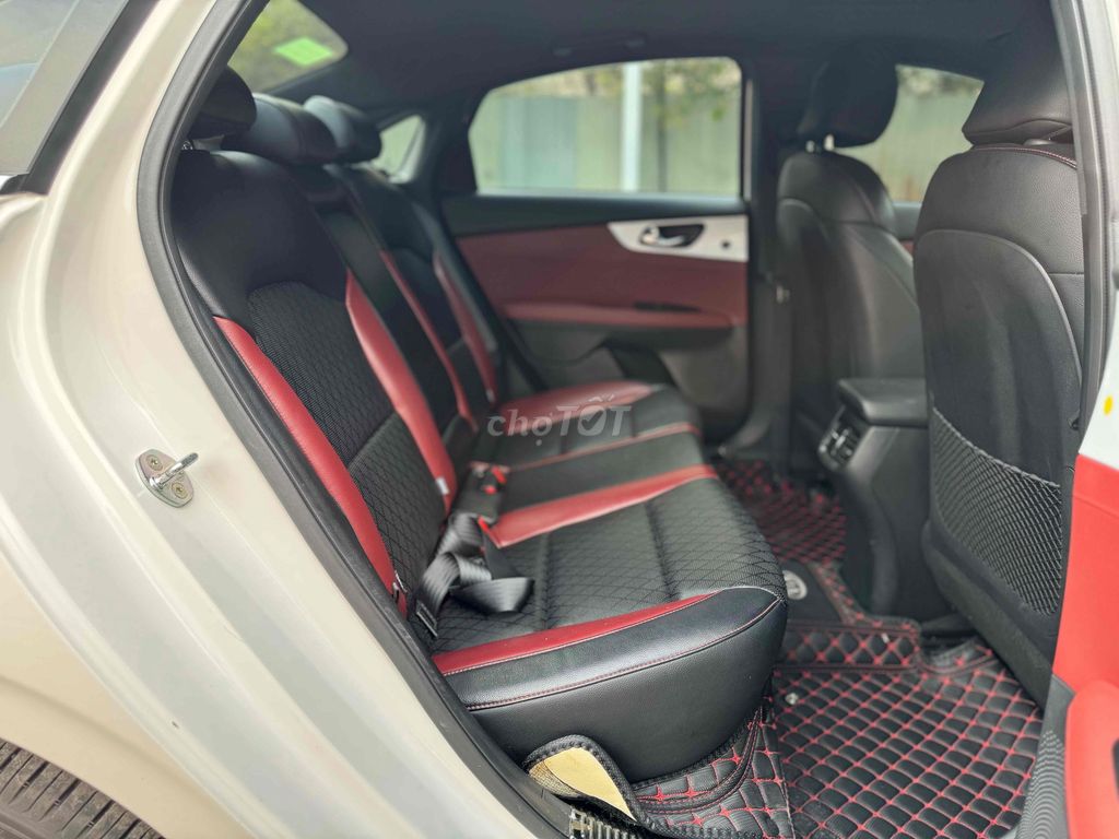 Kia Cerato 2021 2.0 AT PREMIUM - 28000 km. Mua bán Ô tô tại Quận Bình Tân Tp Hồ Chí Minh được đăng bởi Lê Hoàng Hải hình 12