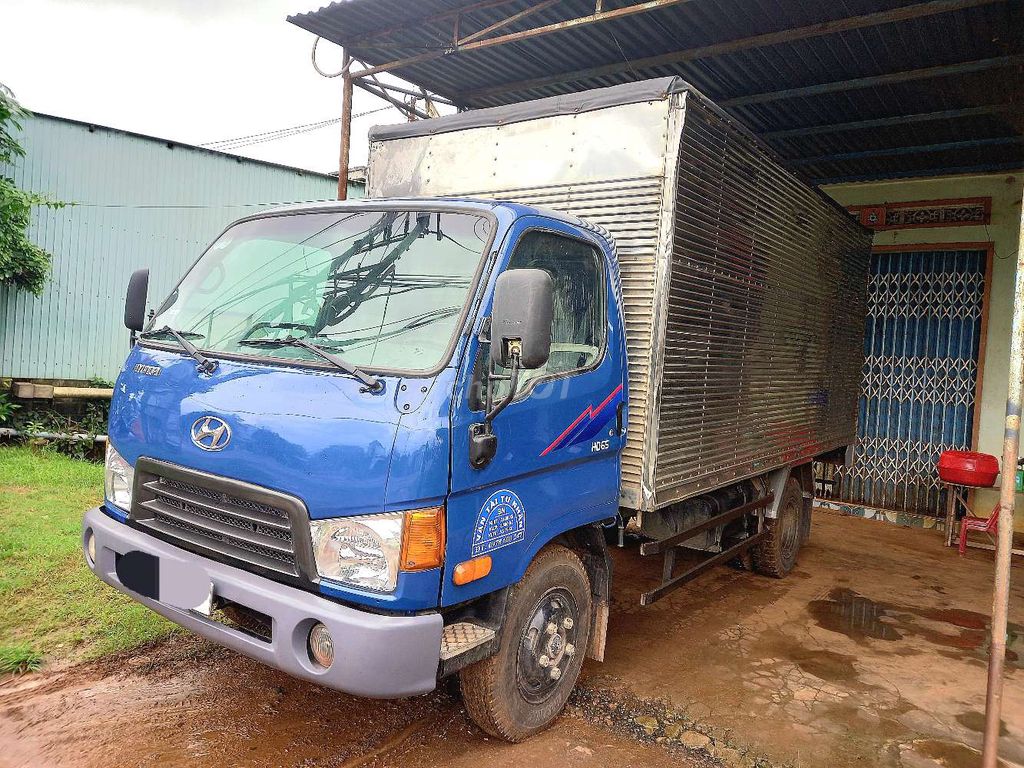 CẦN BÁN XE HYUNDAI HD65 NHẬP HÀN THÙNG KÍN. Mua bán Xe tải, xe ben tại Thành phố Pleiku Gia Lai được đăng bởi Ngọc Hưng hình 1