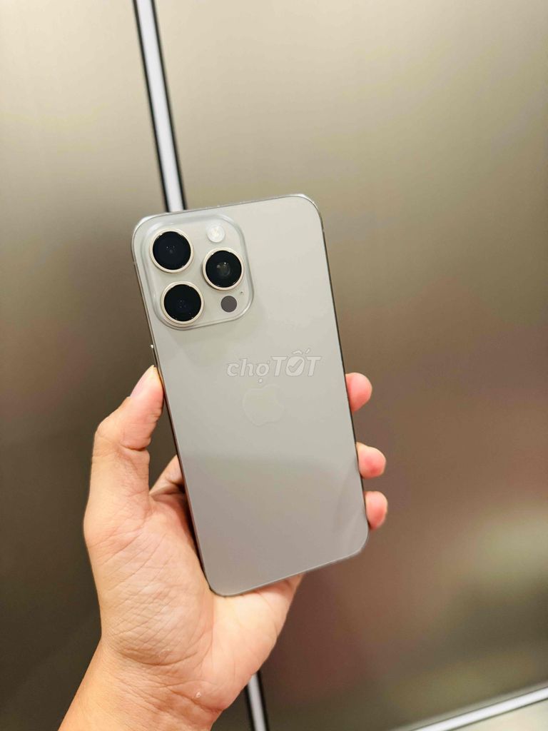 iPhone 15 Pro Max 256G Quốc Tế LL/A. Mua bán Điện thoại tại Quận Thanh Khê Đà Nẵng được đăng bởi Thuỳ Trang hình 1