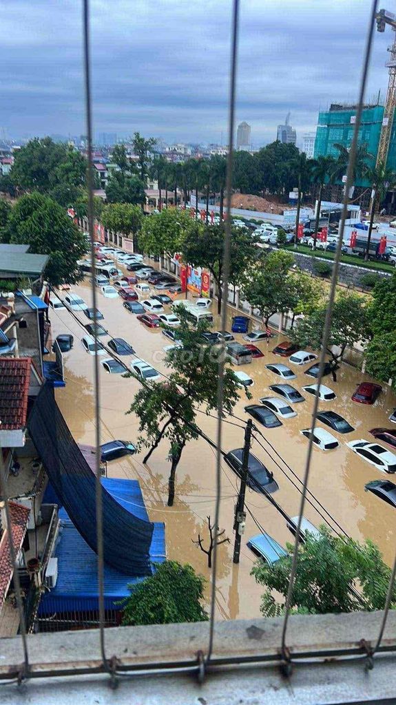 tìm xe ô tô cũ ngập nước lấy việc cho thợ làm. Mua bán Ô tô tại Quận Bắc Từ Liêm Hà Nội được đăng bởi Lê Quang hình 1