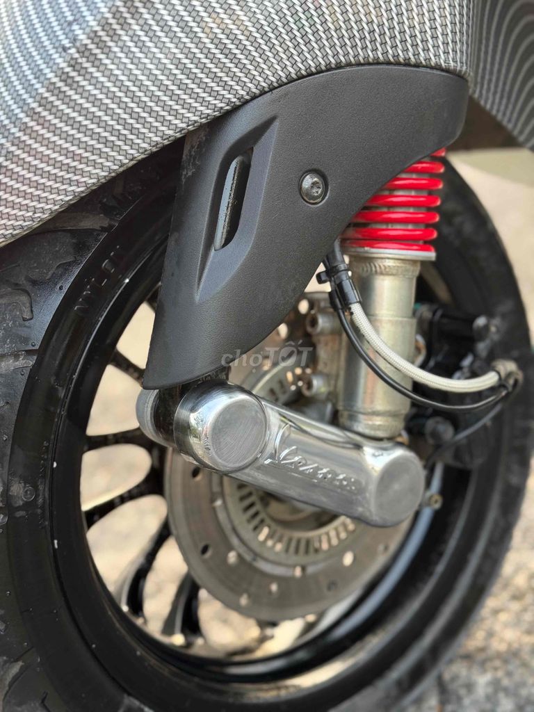 Piaggio Vespa cuố 2019 chính chủ BHoa. Mua bán Xe máy tại Thành phố Biên Hòa Đồng Nai được đăng bởi Phát Tài hình 4