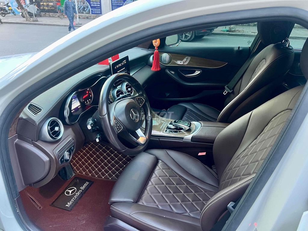 Mercedes Benz C Class 2016 C250 Exclusive - xe đẹp. Mua bán Ô tô tại Quận Bắc Từ Liêm Hà Nội được đăng bởi Nguyễn Hoàng hình 8