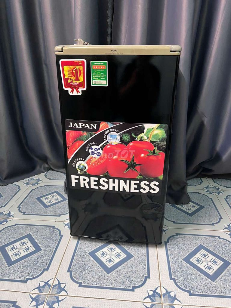 Tủ lạnh Sanyo Đen 90L. Mua bán Tủ lạnh tại Huyện Hóc Môn Tp Hồ Chí Minh được đăng bởi Phương Mai hình 1