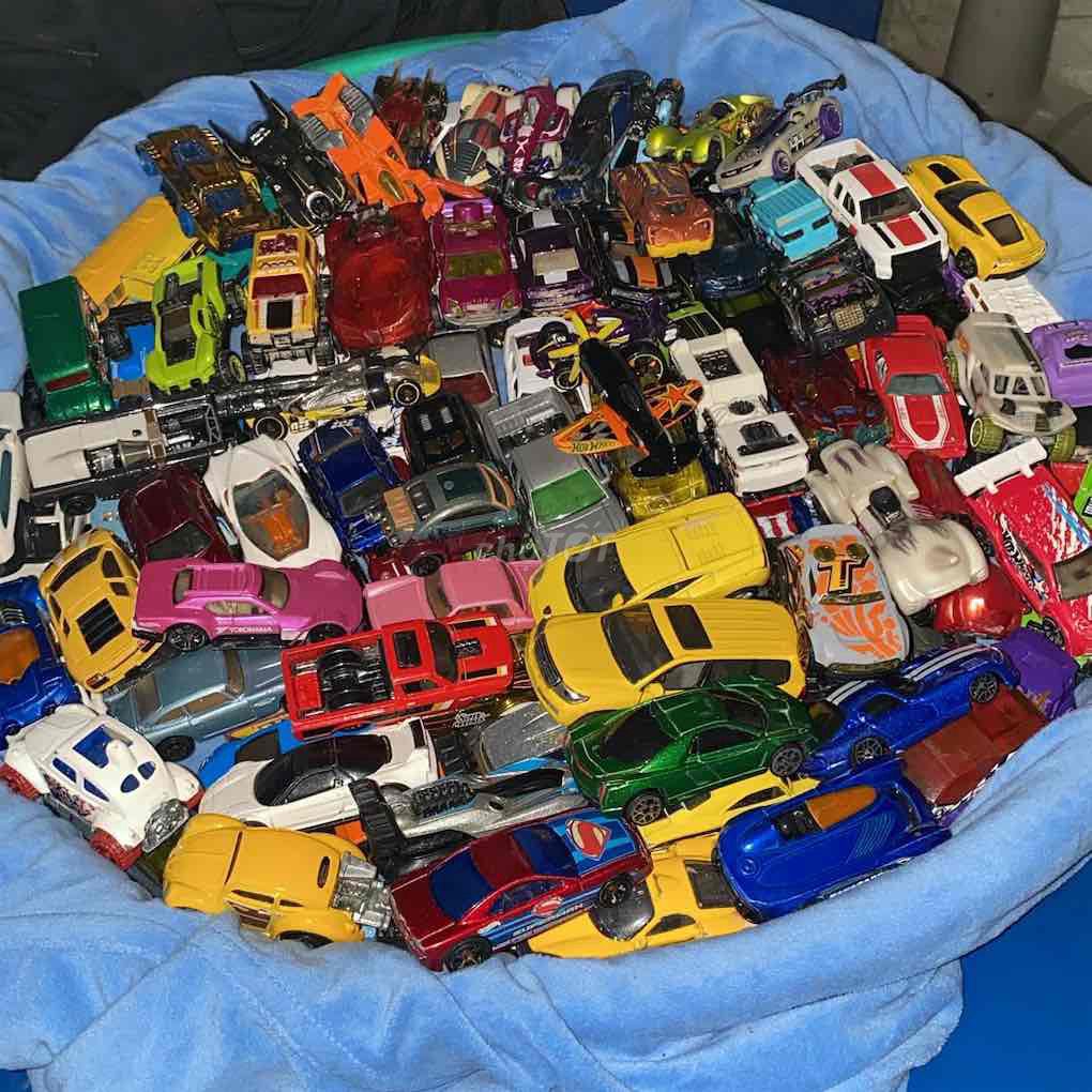 Xe mô hình Hot Wheels 2012 Malaysia, Thái Lan