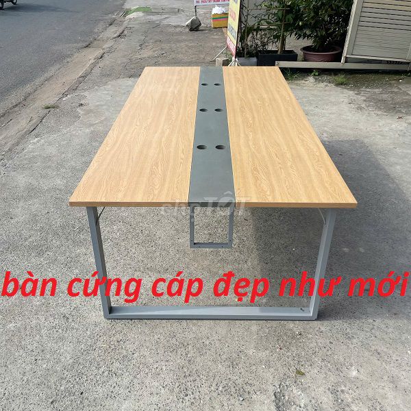 thanh lý 7 bàn hộp văn phòng chân sắt 2m4 x 1m2