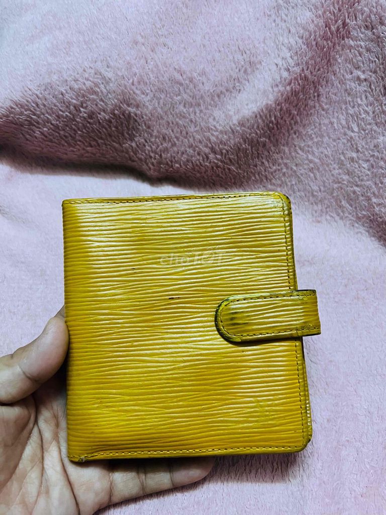 Ví Louis Vuitton Vàng Đã qua sử dụng. Mua bán Túi xách tại Thành phố Thủ Đức Tp Hồ Chí Minh được đăng bởi Ngoc nguyen diep hình 1