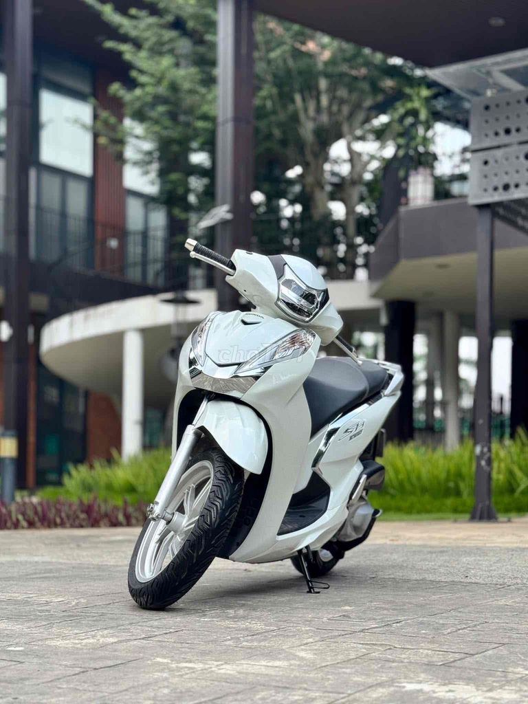 Honda SH 300i Smartkey. Mua bán Xe máy tại Quận Cầu Giấy Hà Nội được đăng bởi Tuấn Việt Motor hình 1