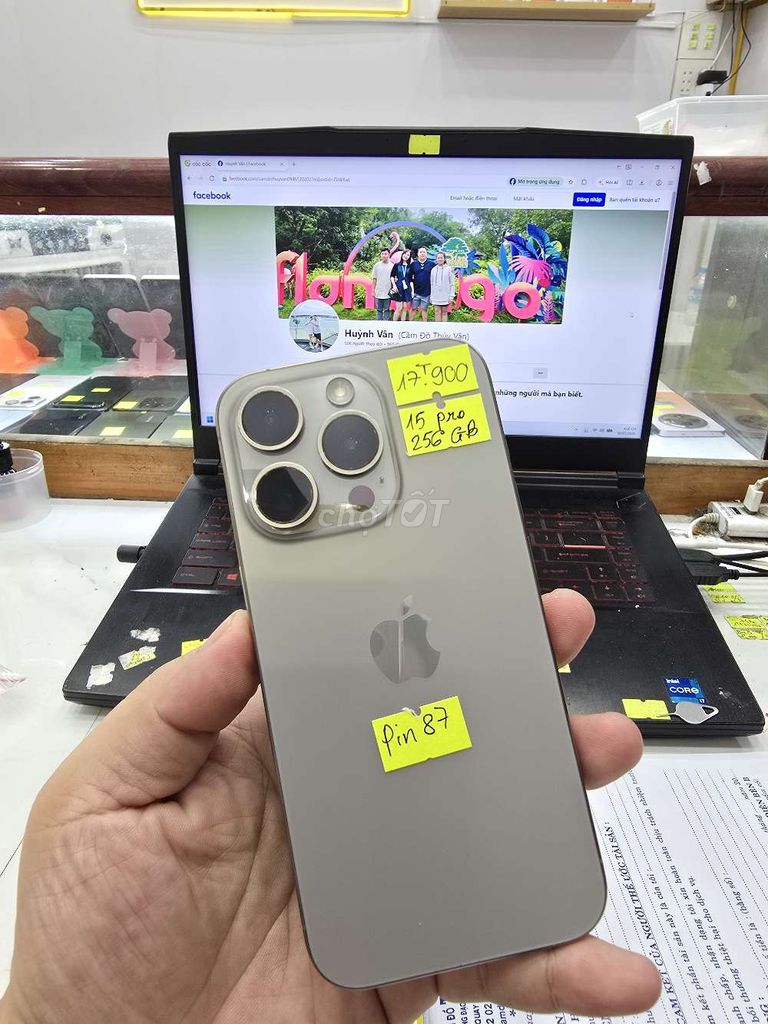 iPhone 15 Pro 256GB - Có Ổ Sim. Mua bán Điện thoại tại Thành phố Long Xuyên An Giang được đăng bởi Facebook Cầm Đồ Thúy Vân hình 1