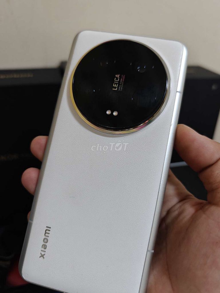 Xiaomi 14 Ultra 512GB Trắng Đã dùng. Mua bán Điện thoại tại Thành phố Long Xuyên An Giang được đăng bởi Bơ Store  Điện thoại xách tay hình 1