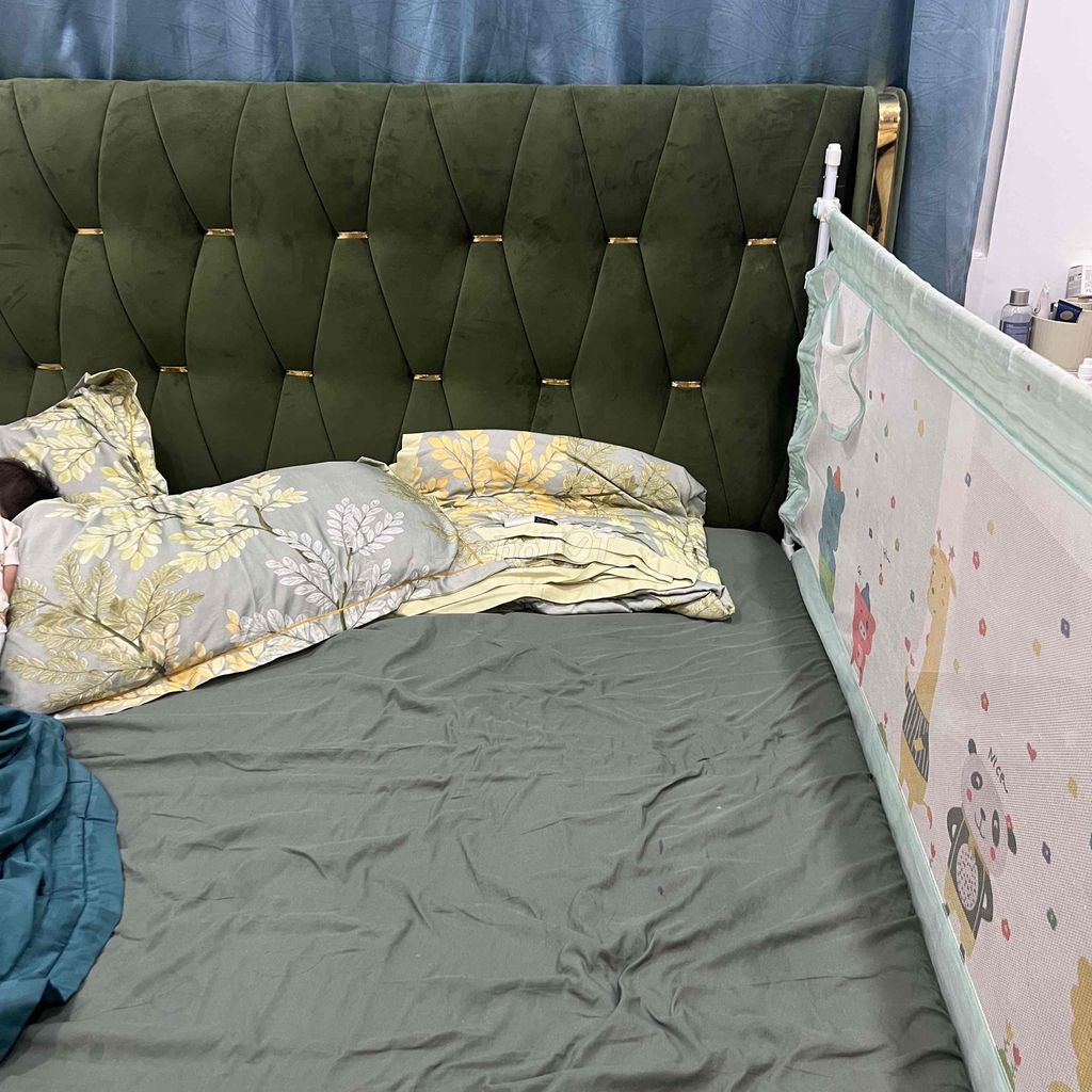 Giường 1m8x2m Vải Xanh rêu. Mua bán Giường, chăn ga gối nệm tại Huyện Bình Chánh Tp Hồ Chí Minh được đăng bởi NhungDo hình 1