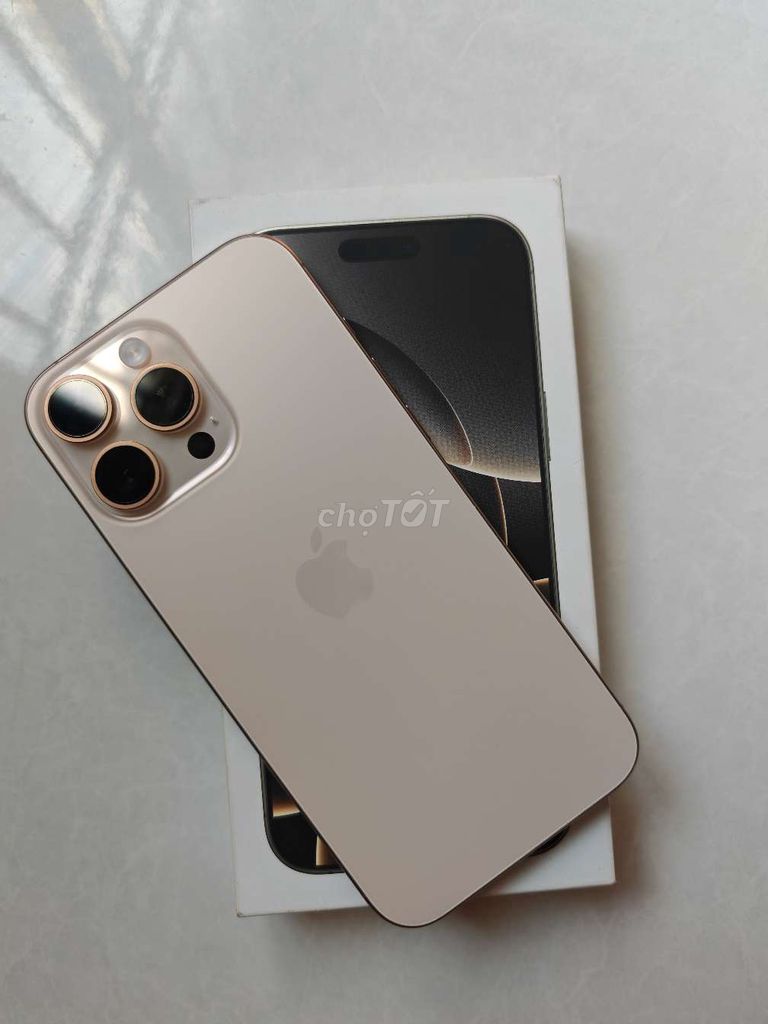 iPhone 16 Pro Max 6/2026 pin 100. Mua bán Điện thoại tại Quận Cẩm Lệ Đà Nẵng được đăng bởi Hoàngggg Hải hình 1
