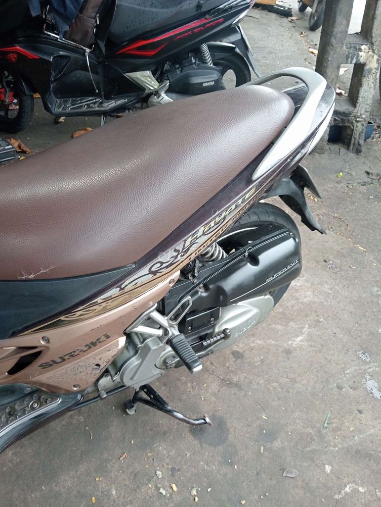 Suzuki Hayate 2011 màu Nâu. Mua bán Xe máy tại Quận 11 Tp Hồ Chí Minh được đăng bởi Nguyễn Minh Tuấn hình 1