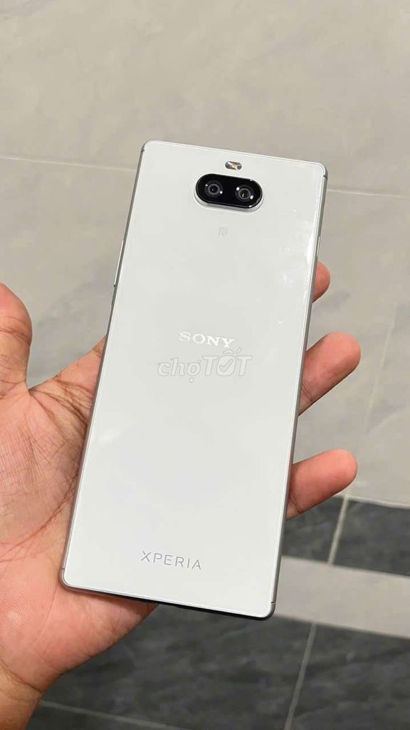 Sony Xperia 8 Trắng Lock. Mua bán Điện thoại tại Thành phố Vĩnh Long Vĩnh Long được đăng bởi Novaland Rental Apartment hình 1