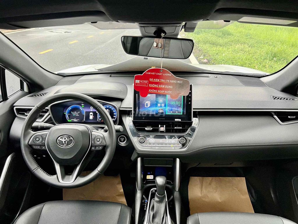 BÁN CROSS XĂNG ĐIỆN 2024 XE ĐI GIA ĐÌNH NHƯ MỚI. Mua bán Ô tô tại Thành phố Thủ Đức Tp Hồ Chí Minh được đăng bởi Thuỳ Vũ Toyota Đông Sài Gòn hình 3