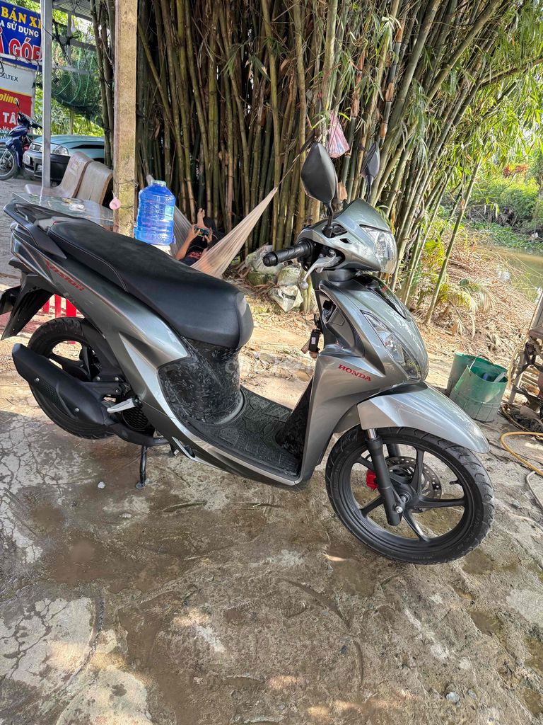 Honda Vision 2024 Xám ghi 4000 km. Mua bán Xe máy tại Huyện Lai Vung Đồng Tháp được đăng bởi Hoài Tính hình 4