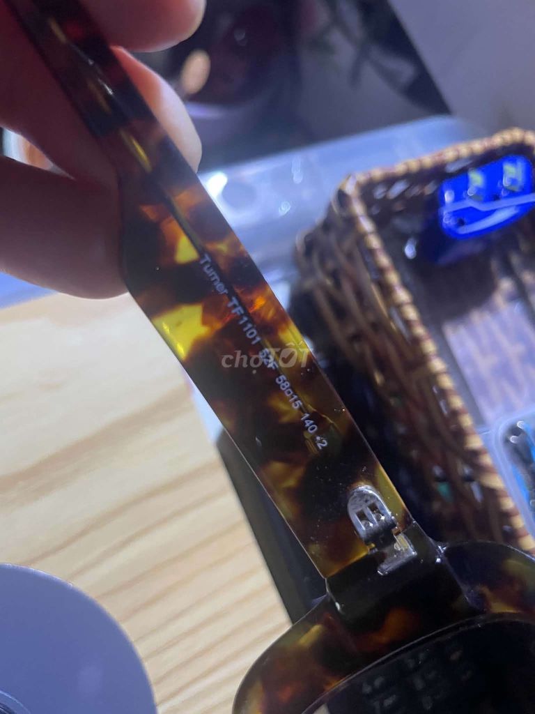 Kính râm Tom Ford Turner TF1101 52F còn mới. Mua bán Phụ kiện thời trang khác tại Quận Hoàng Mai Hà Nội được đăng bởi Dinh Ngoc Anh hình 1