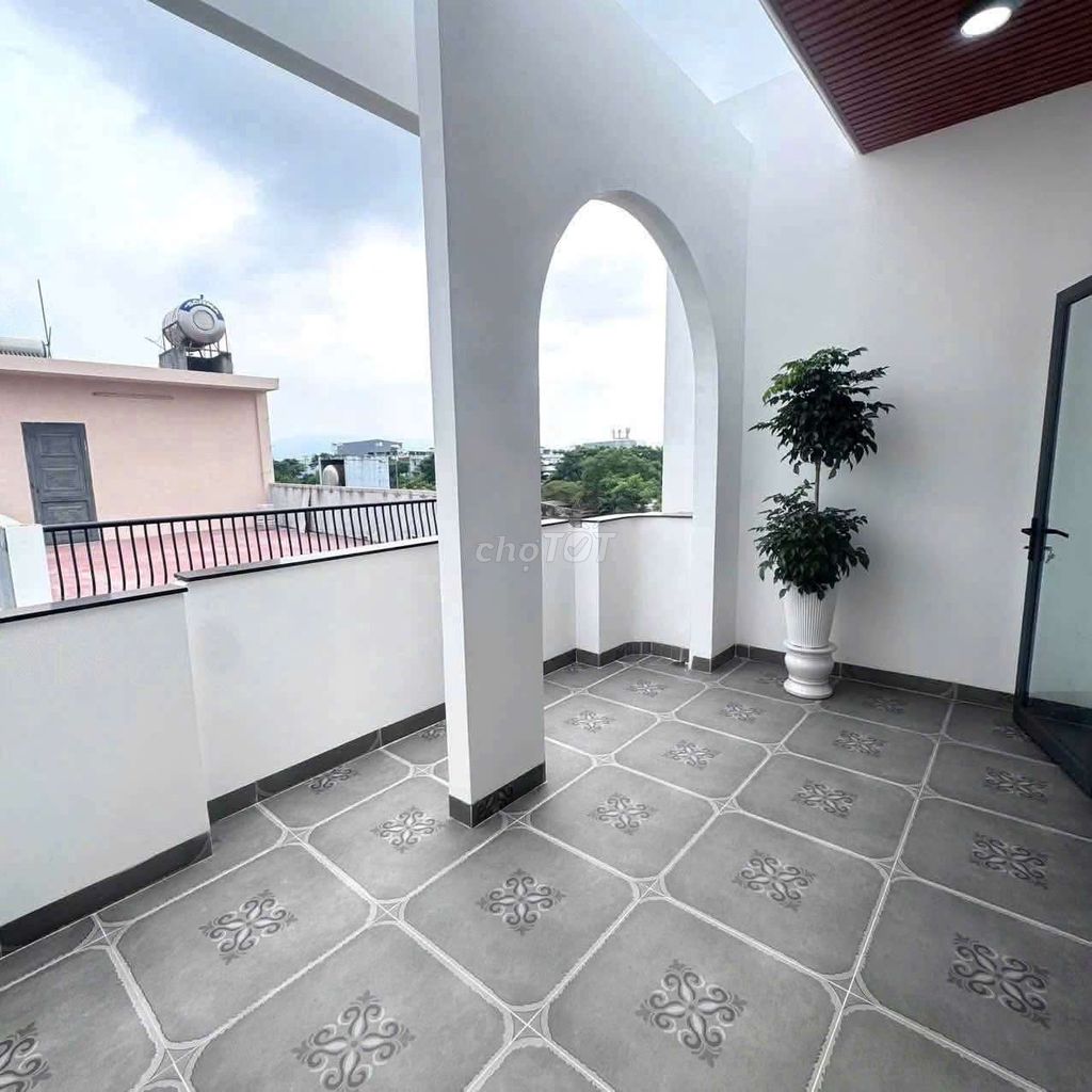 Well-furnished 3-storey house off Trần Đình Tri — photo 7