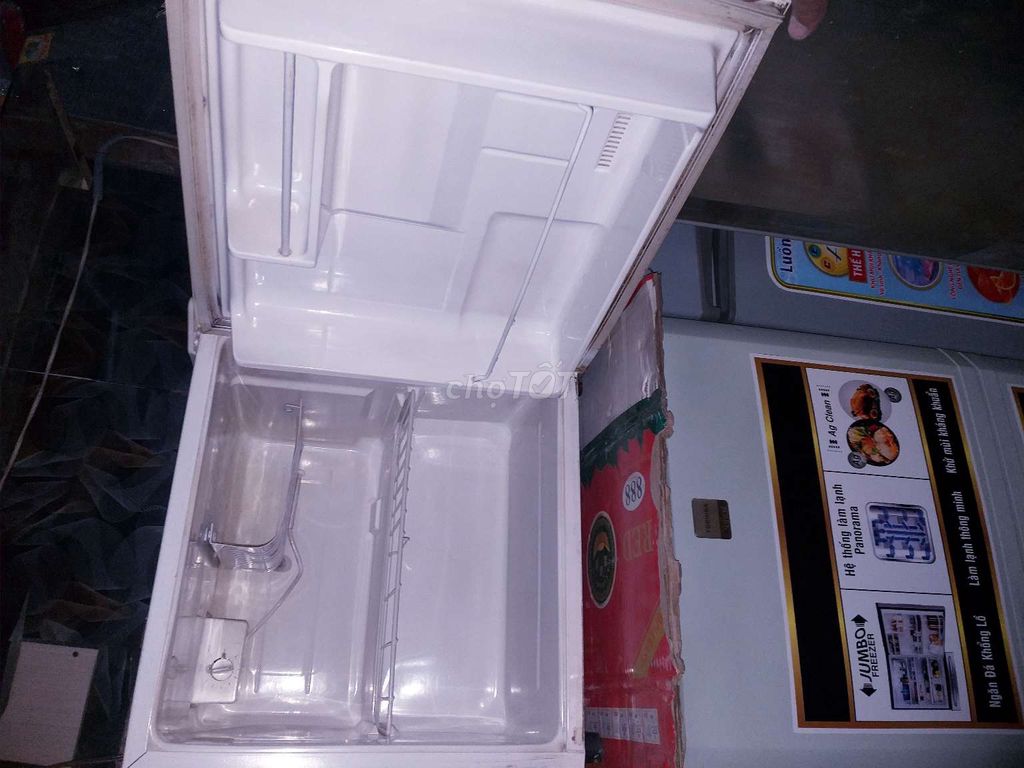 0385141391 - Cần bán tủ lạnh mini Sanyo còn xài tốt