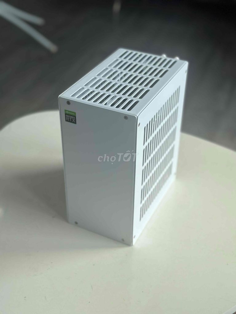 Bộ PC iTX nhỏ gọn.